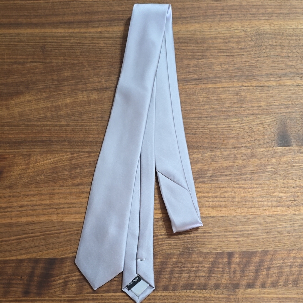 Sophisticated Gray Men's Tie